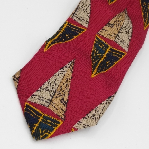 Vibrant Farah 100% Silk Red Geometric Pattern Foulard Necktie Men's Tie - Picture 7 of 11